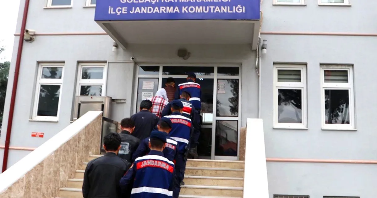 adiyaman jandarmasindan uyusturucuya 10 gozalti Jrudxsrn.webp