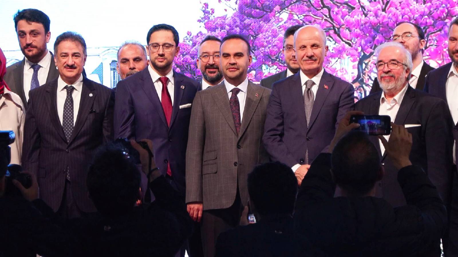 bakan kacir mill gelirimizin yuzde 14unden fazlasini arastirma gelistirmeye ayiriyoruz 1BLU5sRv.jpg