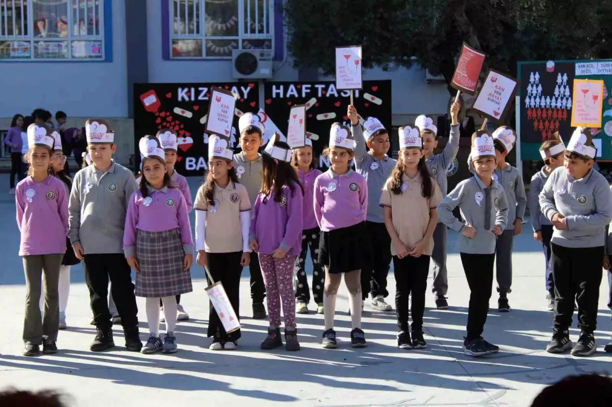 kucuk ogrenciler kan bagisinin onemini vurguladi URVDHO68.jpg