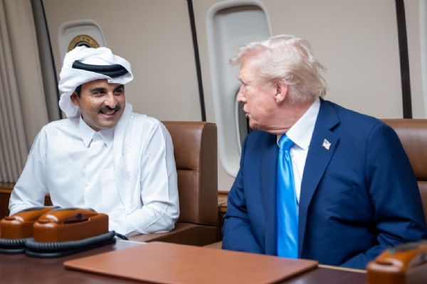 trump dohada yakit molasi sirasinda katar emiri al sani ile gorustu 1e4JlzTH.webp