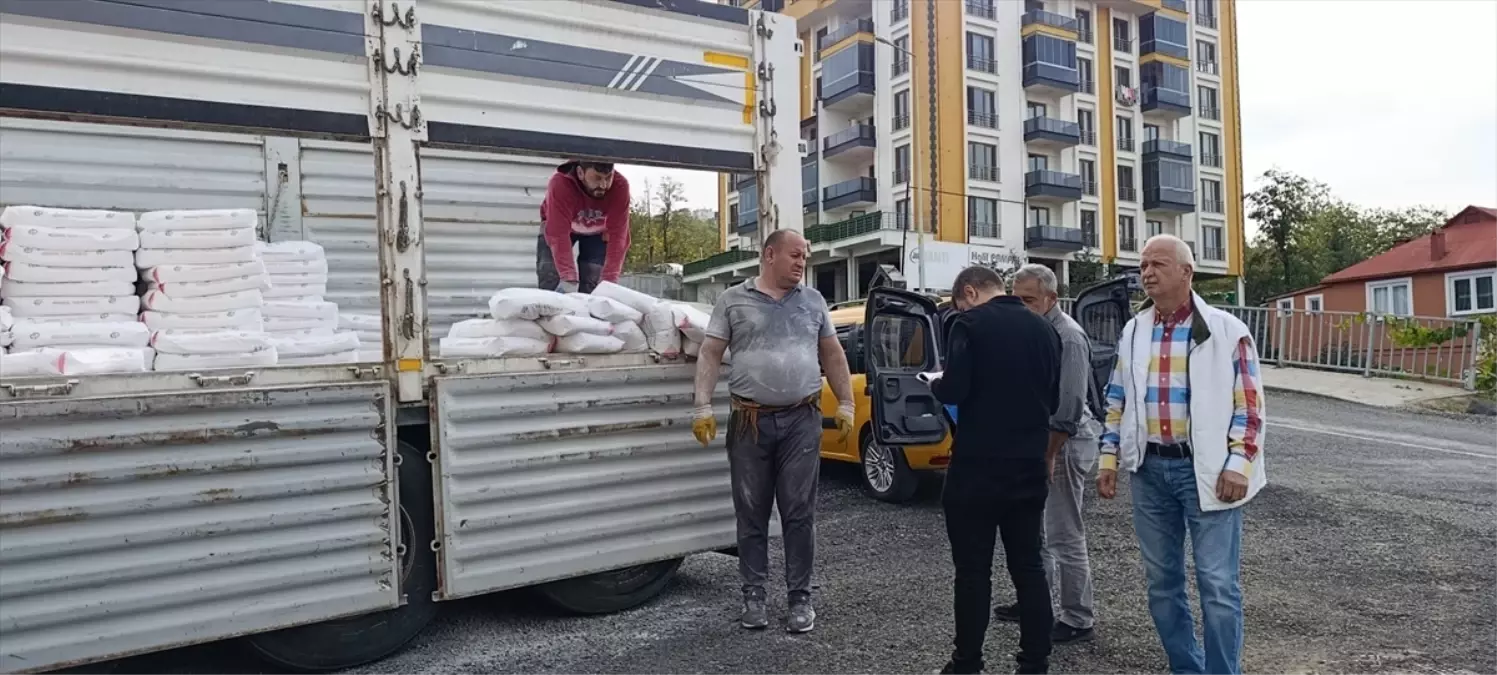 eynesilde ciftcilere tarim kireci dagitildi 9D9jnFET.jpg