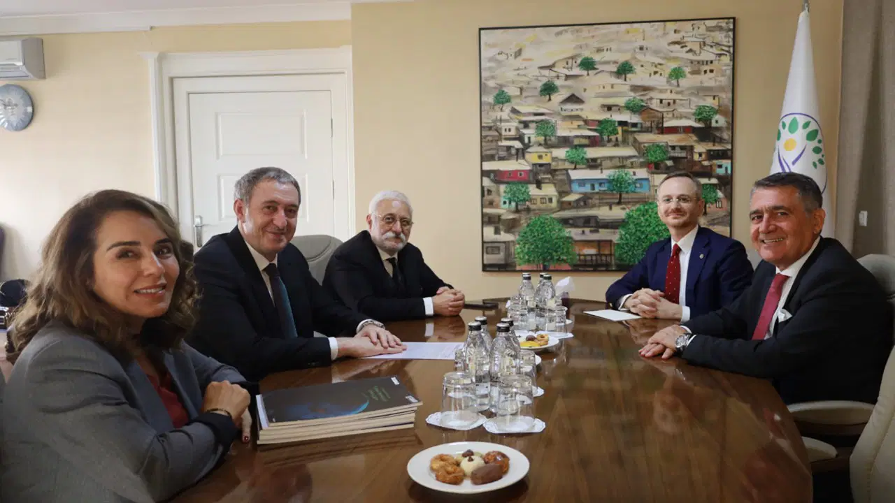 tusiad heyeti dem parti es genel baskani bakirhani ziyaret etti 2Jz9WWeO.jpg