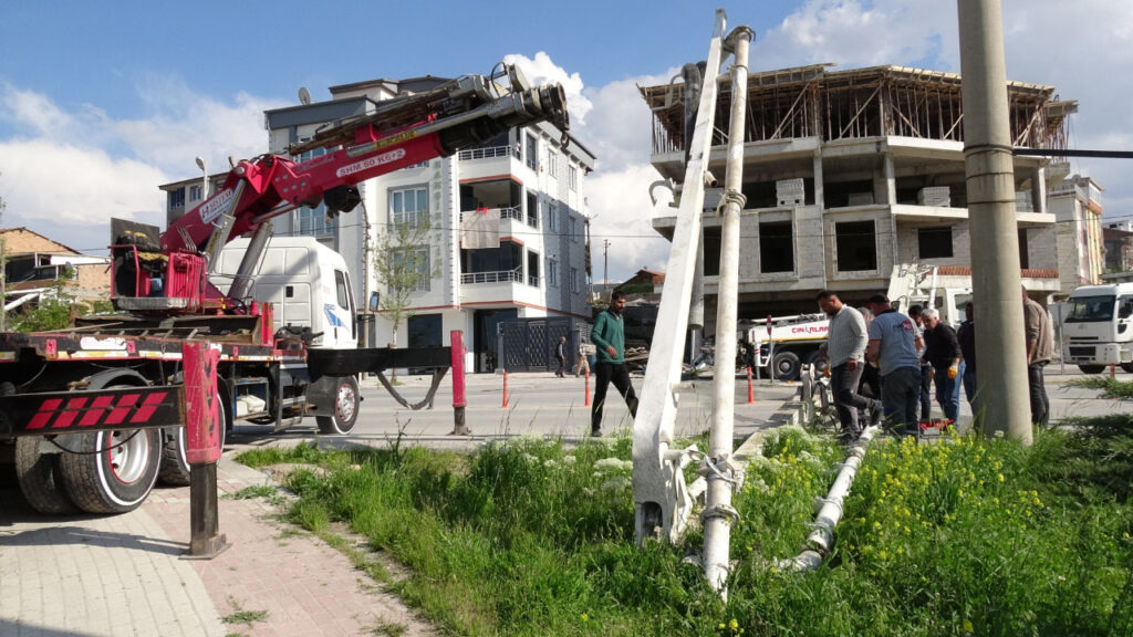 Malatya’da Beton Pompasının Devrilmesi: Kazadan Son Anda Kurtulma