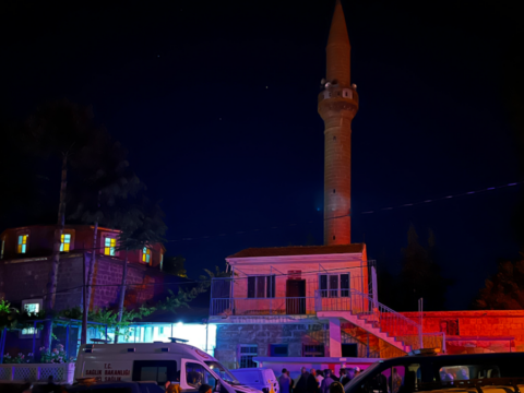 Camideki tartışa kanlı bitti! İki kişiyi öldürdü