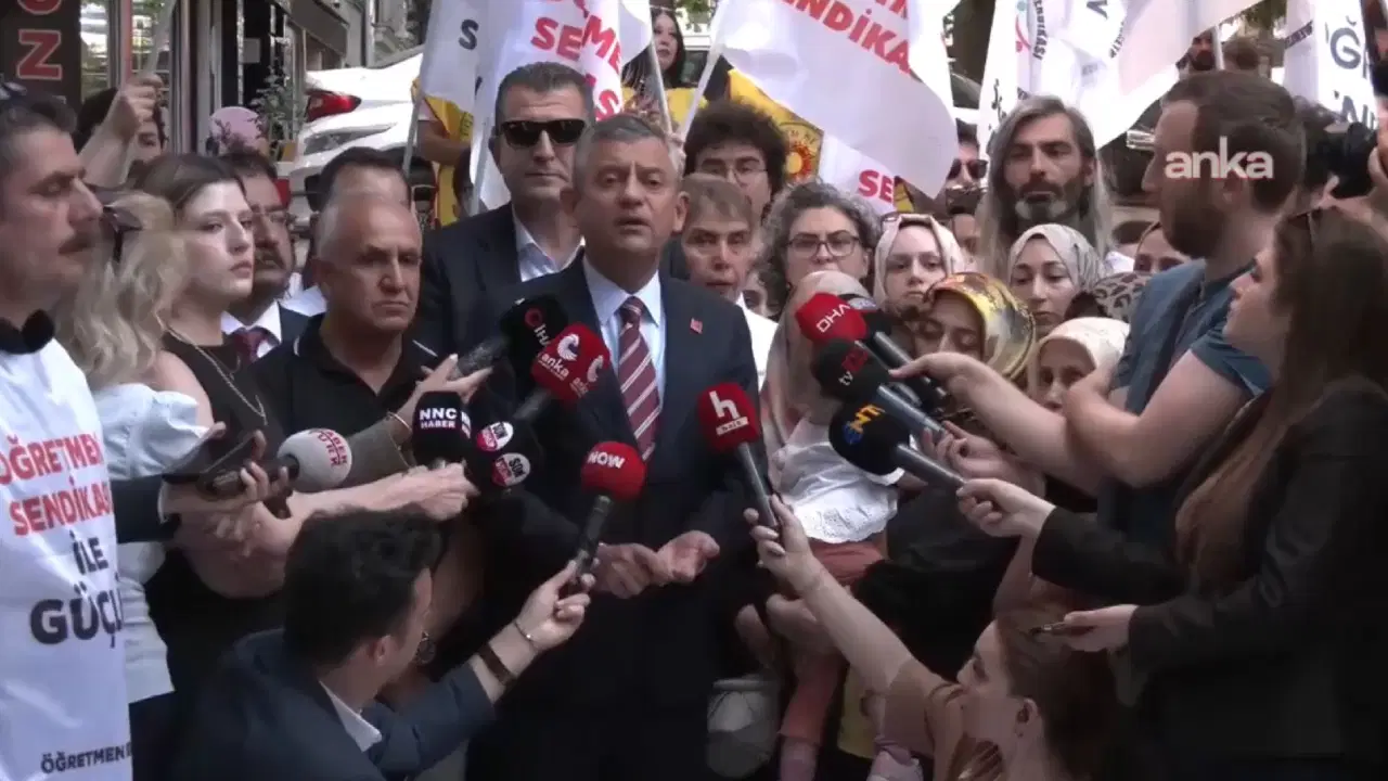 Özgür Özel, Açlık Grevindeki Eğitimcilere Destek Verdi