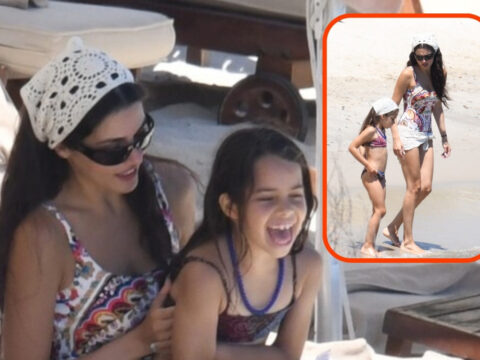 Bodrumda aile tatili yapan hande ercel gun boyu yegeni mavi ile ilgilendi KVESLRDd