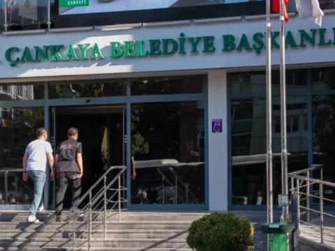 Cankaya belediyesine operasyonu eyupsultan belediye baskan yardimcisi ve 1 kisi tutuklandi ZVV59qtJ