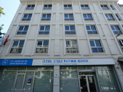 Sisli kayyumu yuzlerce kiz ogrenciyi kapi disari etti 4qPUVre6